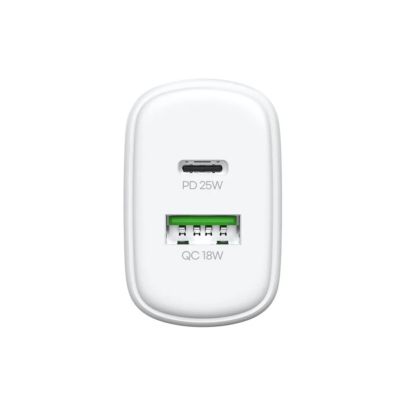 아로구루 충전기 전면의 PD 25W USB-C 포트와 QC 18W USB-A 포트